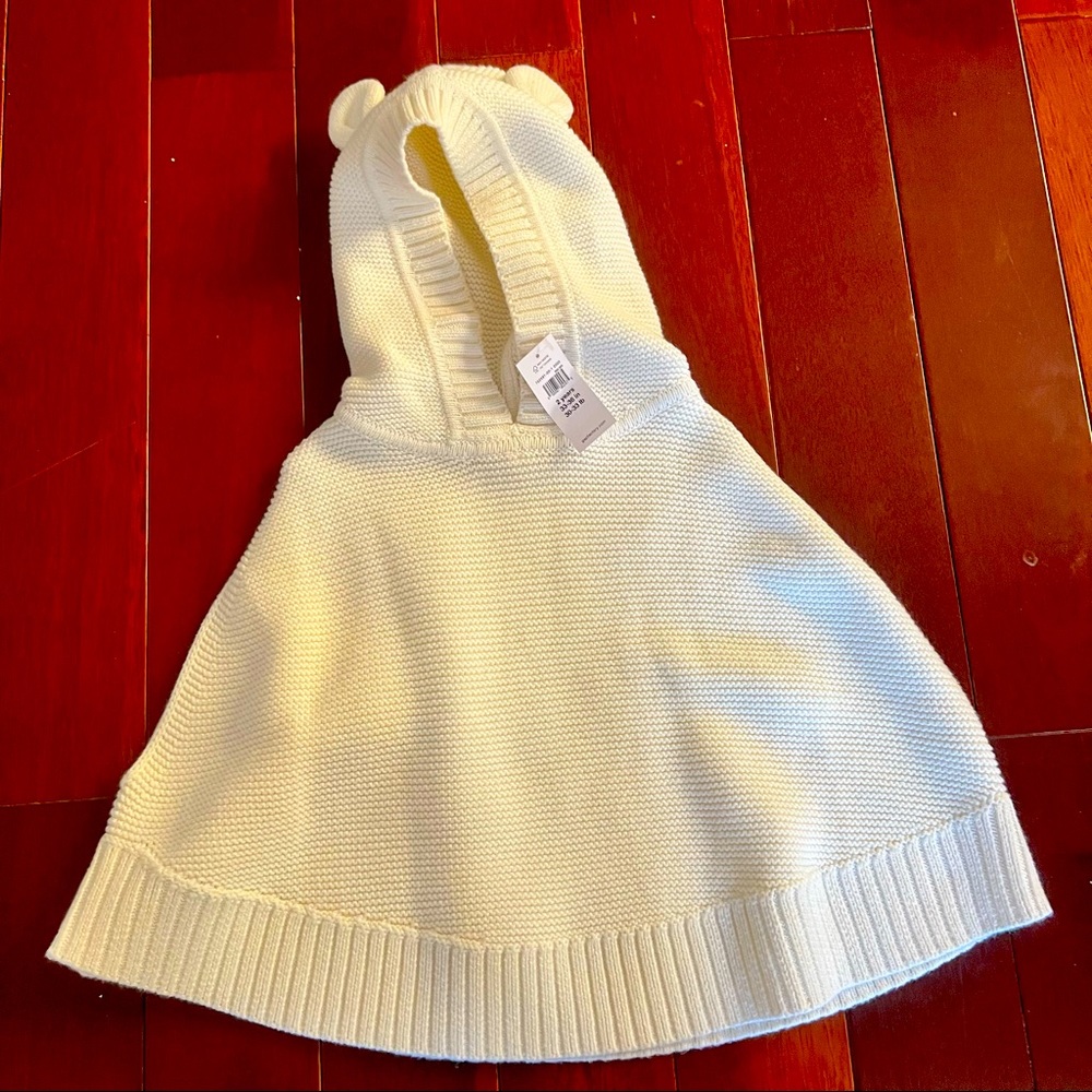Knitted white bear Poncho (GAP) 24 M- New with tag